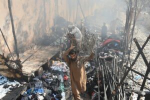 fire at lighthouse karachi