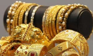 Gold Price in Pakistan Jan 07, 2026: 24K Gold Falls to Rs. 471,500 per Tola