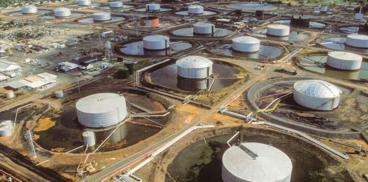 Trump Confirms Venezuela Oil Transfer of 30–50 Million Barrels to U.S.