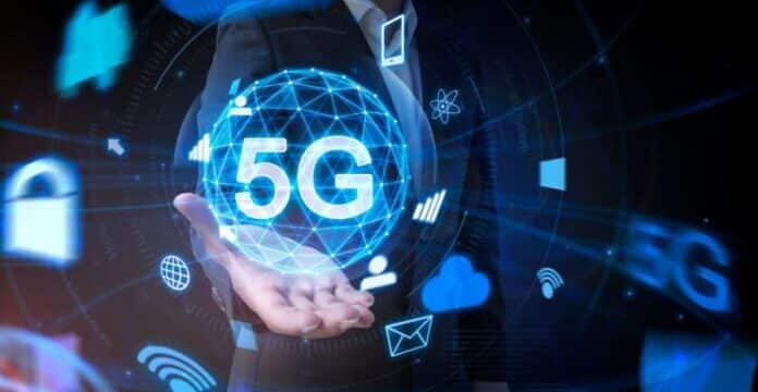 Chairman of Pakistan Telecommunication Authority announcing 5G spectrum auction scheduled for March 10 in Pakistan