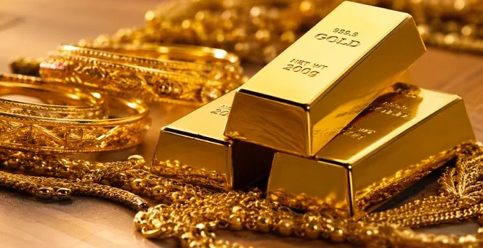 Gold Price in Pakistan Falls