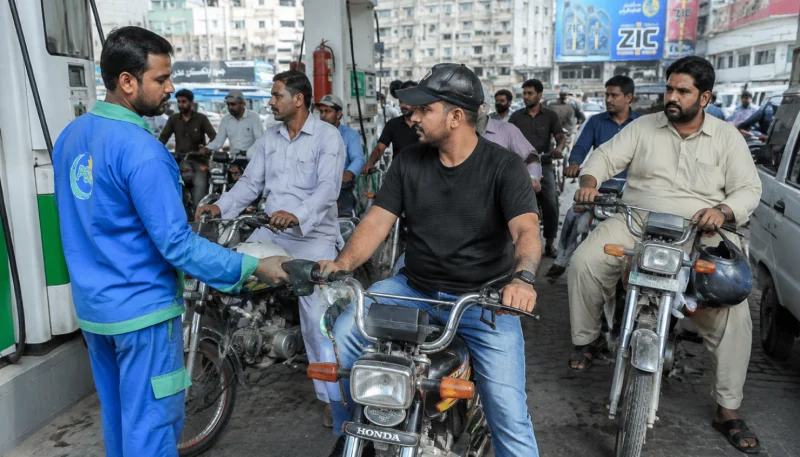Govt cuts petrol price by Re0.50, high-speed diesel by Re0.19 per litre